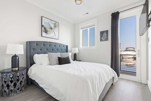 2 habitaciones, escritorio, tabla de planchar con plancha y wifi gratis 