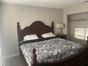5 Schlafzimmer, Zimmersafe, Bettwäsche