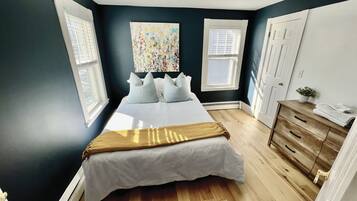 4 bedrooms, desk, iron/ironing board, free WiFi