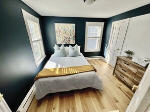 4 habitaciones, escritorio, tabla de planchar con plancha y wifi gratis 