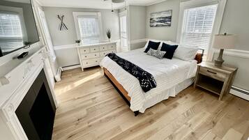 4 bedrooms, desk, iron/ironing board, free WiFi