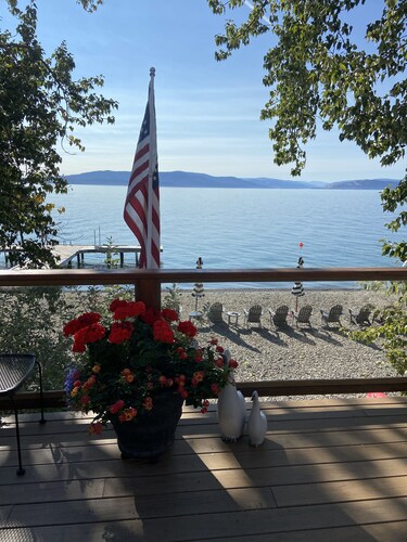 Endless Sunsets & Huge Gravel Beach & Remodeled Cottage/Cabin