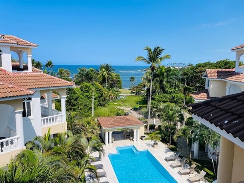 Excelente Condominio Frente a la Playa 2 Habitaciones 2 Camas muy Cerca de Todo