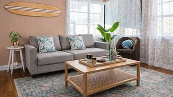 Smart TV, livros, escritórios