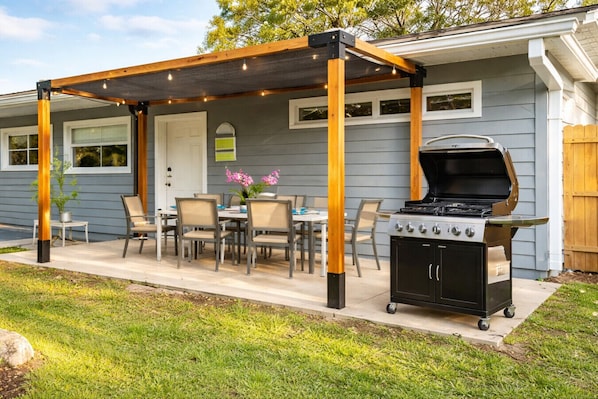 Outdoor dining