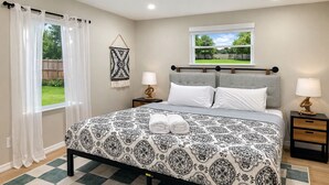 4 bedrooms, desk, iron/ironing board, travel crib