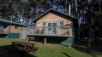 Deluxe Cabin, 1 King Bed, Ocean View, Oceanfront