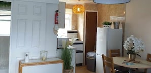 Chalet | Private kitchen | Fridge, microwave, oven, stovetop