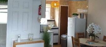 2 Bed Chalet Sleeps 5 - Pets, Parking, Near Beach