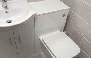 木屋 | 浴室 | 淋浴設備、吹風機、毛巾