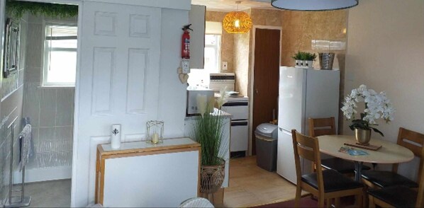 Chalet | Eigene Küche | Kühlschrank, Mikrowelle, Ofen, Herdplatte