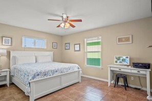 3 bedrooms, desk, WiFi, bed sheets