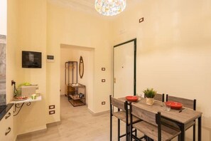 Dining - Rome Termini exclusive apartment (Rome Arena) (Roma)