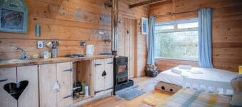 The Hygge Hut - 1 Bed - Freshwest Beach Retreat