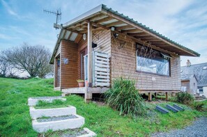 Exterior - The Hygge Hut - 1 Bed - Freshwest Beach Retreat (Pembroke)