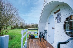 Terrace/patio - The Pod - 1 Bedroom - Freshwest Beach Retreat (Pembroke)