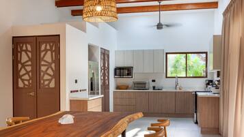 Rumah Deluks, 2 kamar tidur | Dapur pribadi | Lemari es besar, oven, kompor, dan pemanggang roti