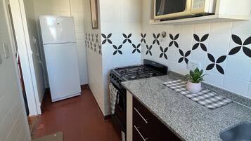 Microondas, placa de cocina