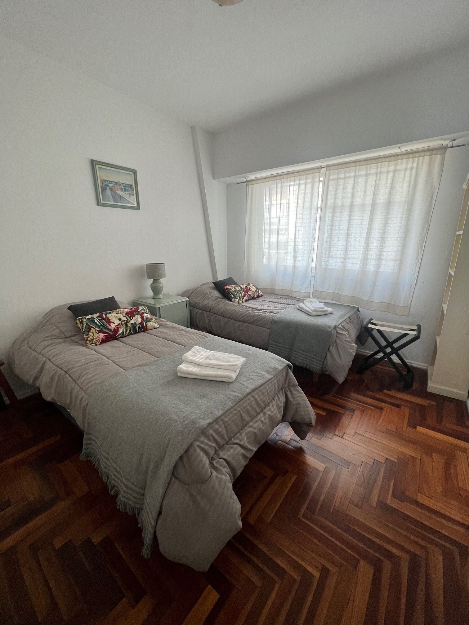 1 habitación, tabla de planchar con plancha, wifi y ropa de cama 