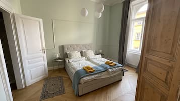 2 bedrooms, desk, iron/ironing board, free WiFi