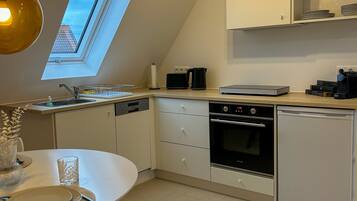 Kühlschrank, Ofen, Herdplatte, Geschirrspüler