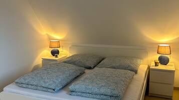 1 bedroom, desk, free WiFi, bed sheets