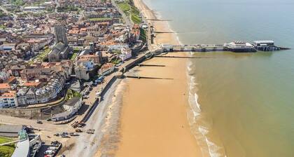 Stylish, newly renovated 2bed seaside apartment