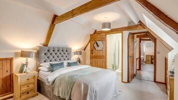 5 bedrooms, iron/ironing board, free WiFi, bed sheets