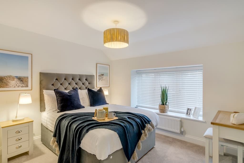 6 bedrooms