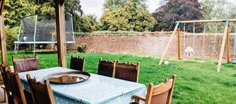  5 BedEco Farm House on the South Downs Way Nr Buriton. Pet and child friendly 🥰
