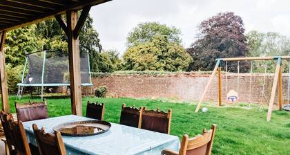 5 BedEco Farm House on the South Downs Way Nr Buriton. Pet and child friendly 🥰