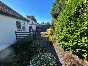Cottage | Property grounds - Ty Nain (Llanfairpwllgwyngyll)