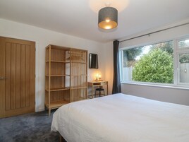 3 habitaciones, decoración personalizada y muebles diferentes 