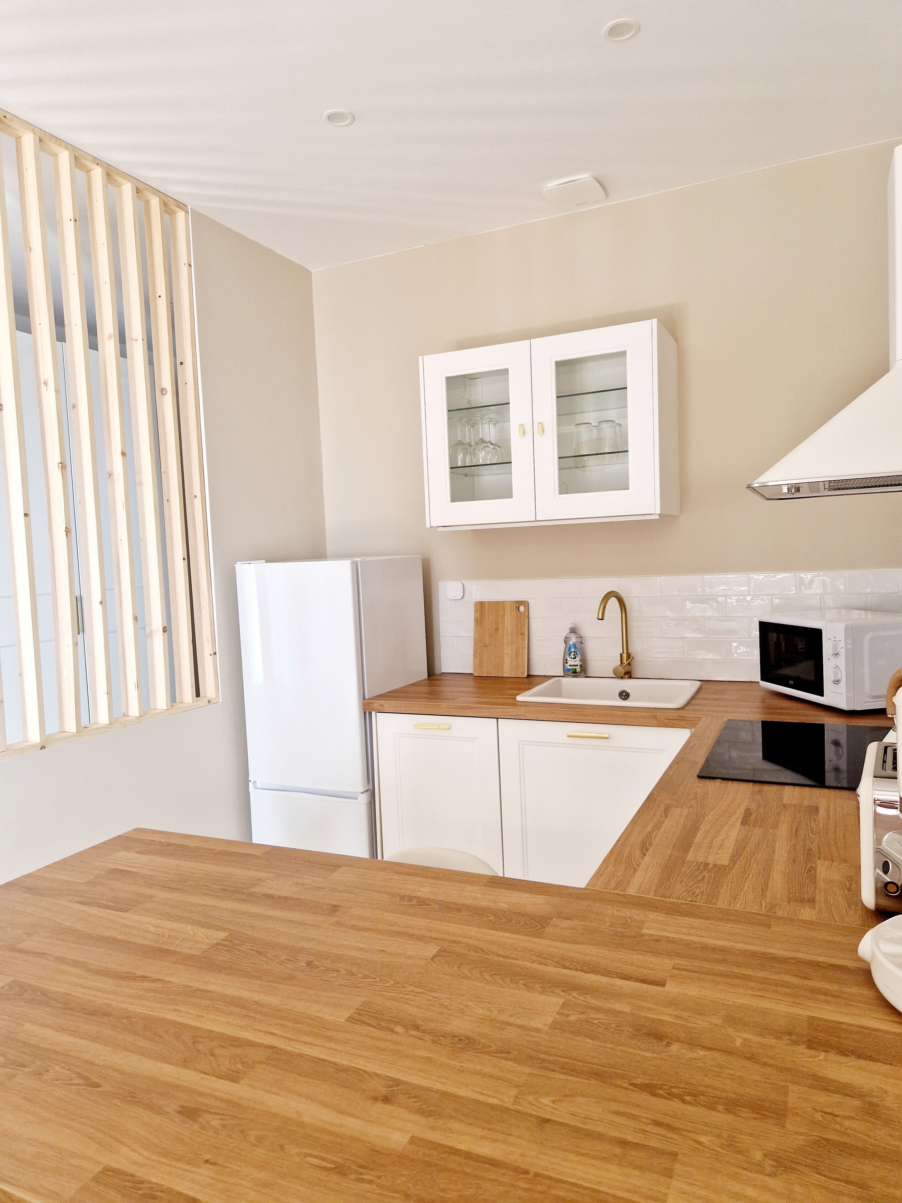 Micro-ondes, four, plaque de cuisson, lave-vaisselle