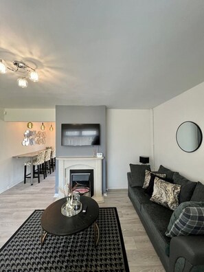 Televisor intel·ligent i llar de foc 