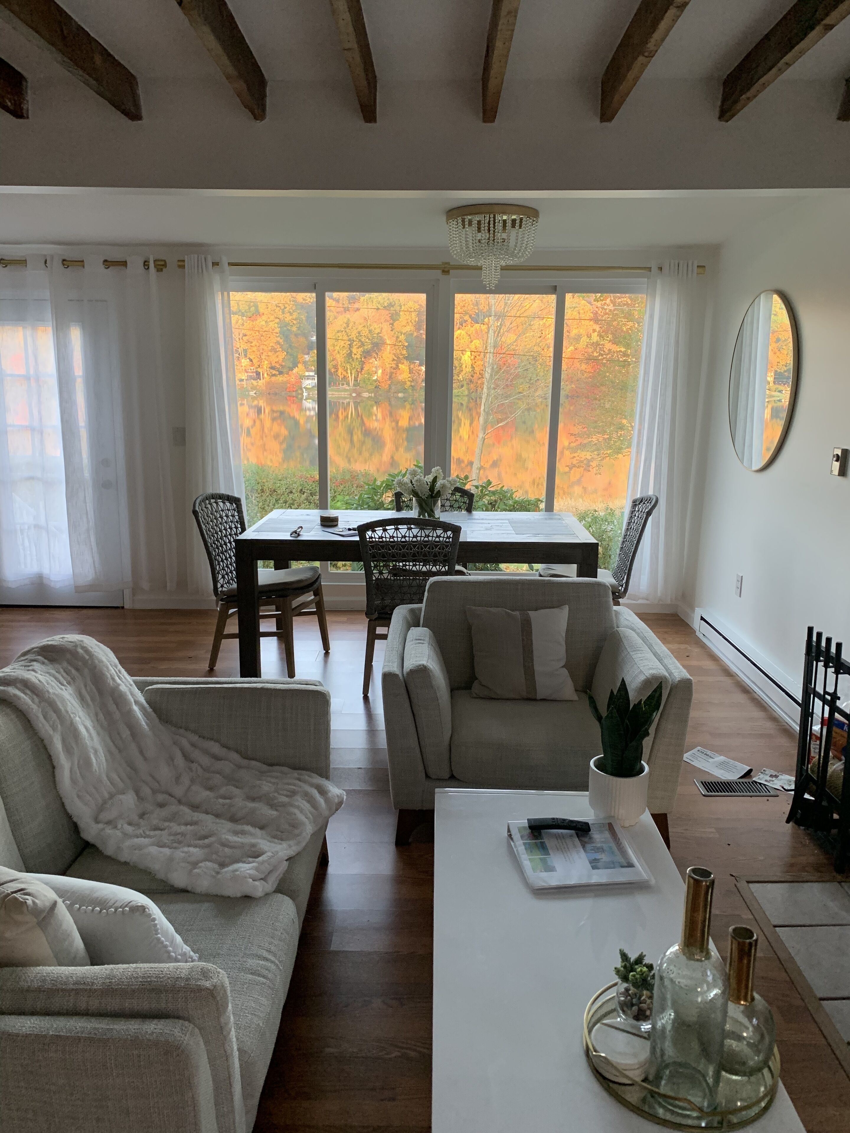 TV, fireplace