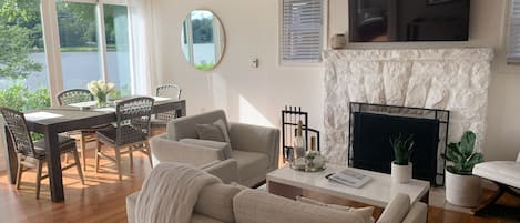 TV, fireplace