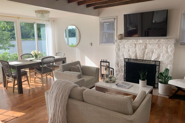 Televisie en een open haard