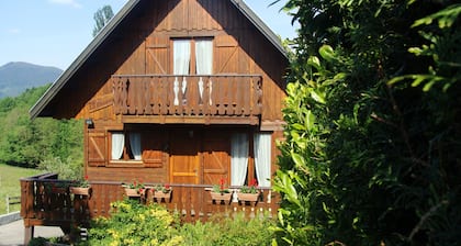 Charmant chalet individuel au pied des montagnes en centre Alsace.