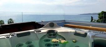 Rooftop Loft With Jacuzzi