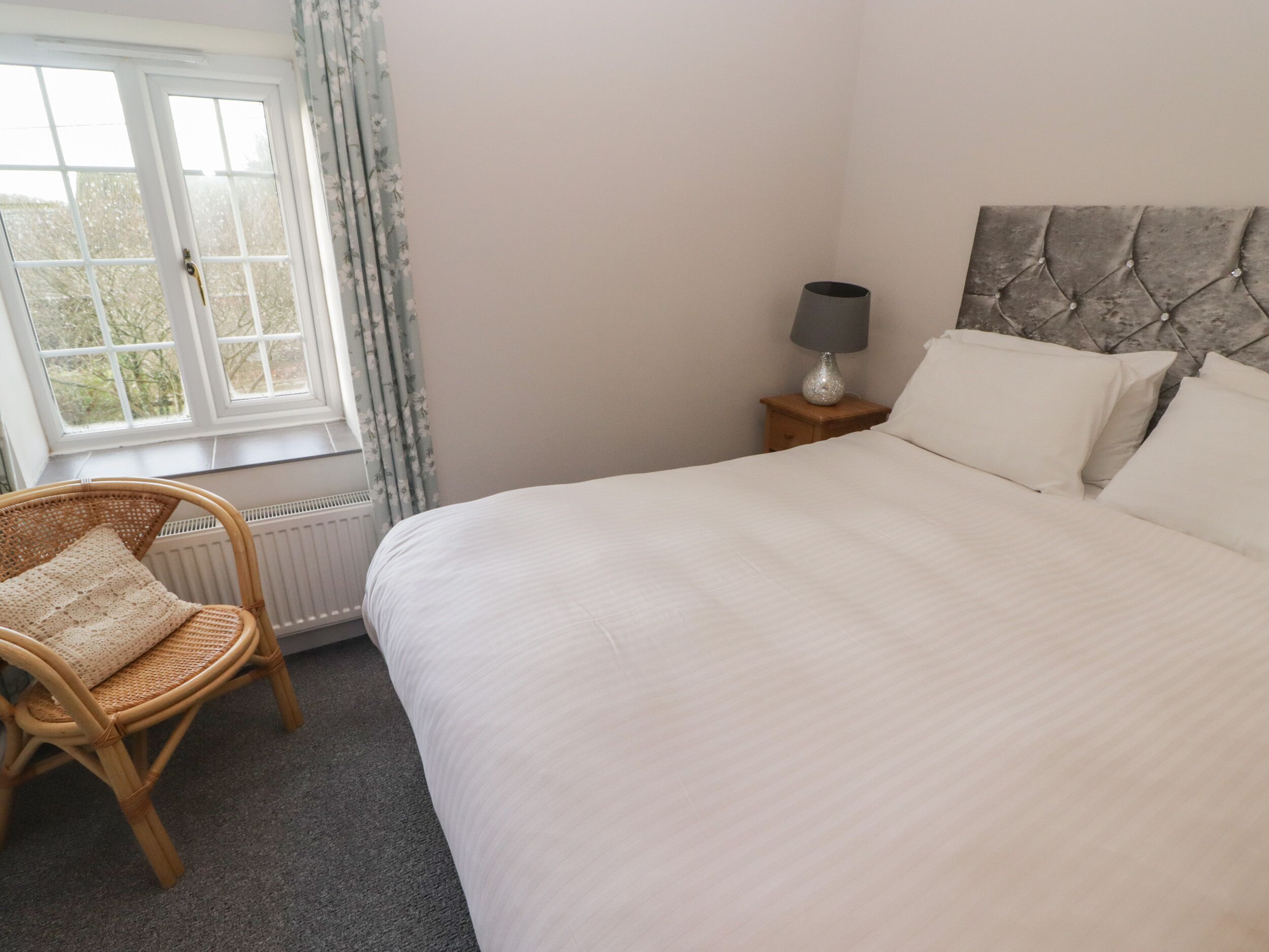 3 bedrooms, individually decorated, individually furnished, free WiFi