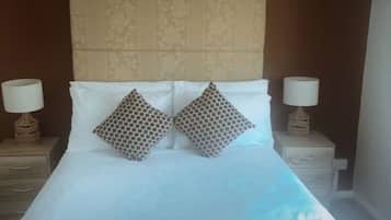 2 bedrooms, desk, iron/ironing board, travel crib