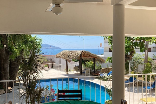 Family Villa, 1 Bedroom | Living area