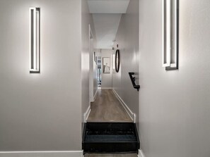 Interior - Cleveland Vibes: Modern 2 BDR Apartment Downtown (Cleveland)