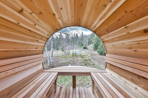 Sainte-Lucie: Chalet Luxe avec Spa, Rivière & Sauna!