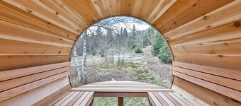 Sainte-Lucie: Chalet Luxe avec Spa, Rivière & Sauna!