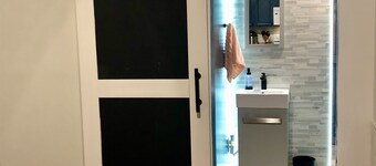 Couples' Hideaway - Relaxing barndominium with hammock, firepit, & covered patio