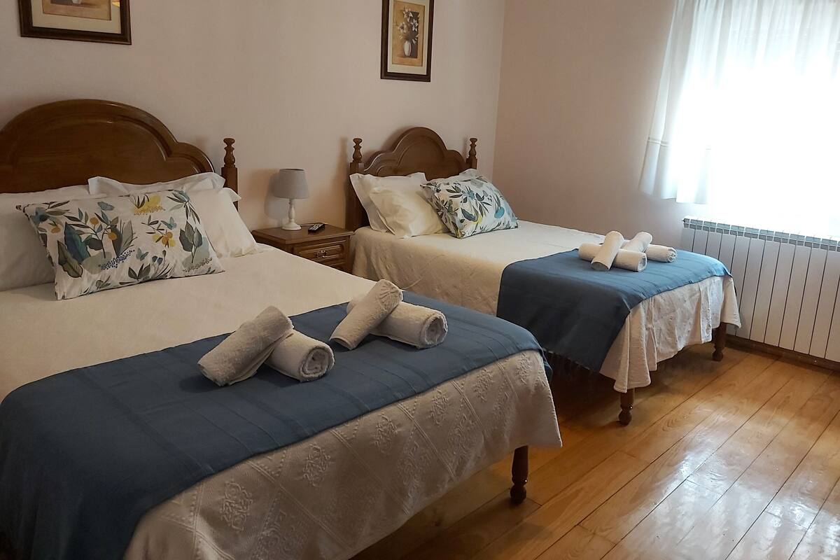 Comfort Triple Room | Free WiFi, bed sheets