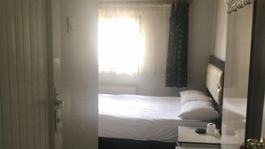 Classic Double Room Single Use | WiFi (free), bed sheets - Kale Hotel (Ankara)