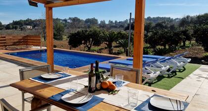 Finca con piscina rodeada de naturaleza